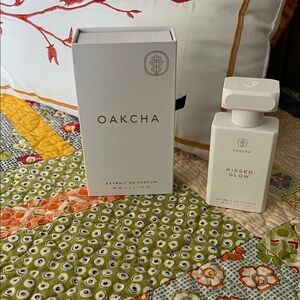 Oakcha Kissed Glow